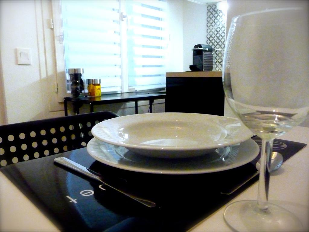 Duplex De Charme Au Coeur De Montmartre Apartman Párizs Szoba fotó